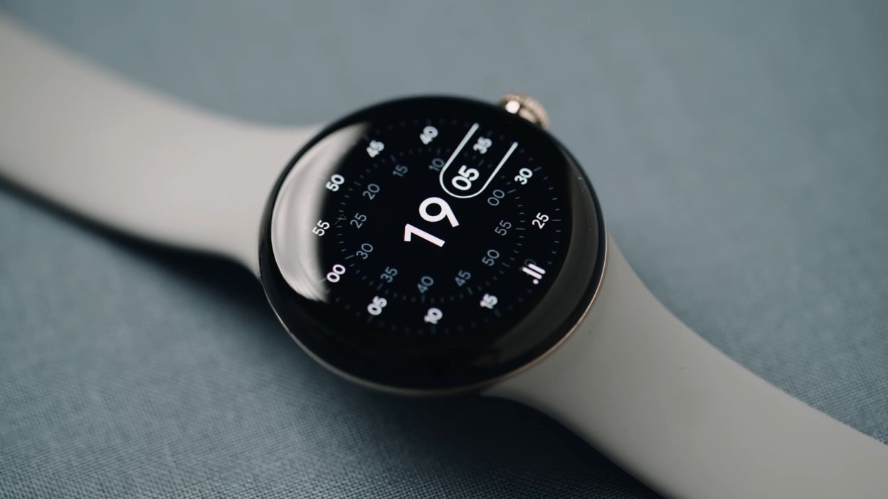 Apple Might Open Up iPhones to Third-Party Smartwatches