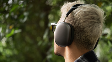 Apple's New AirPods Max Are a Worse Deal Than the Old Model